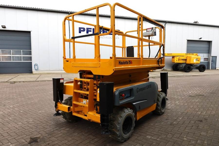 Haulotte Compact 12RTE Electric, 12m Working Height, 450kg 2011 HAULOTTE - Compact 12RTE - 63601 Compact 12RTE Electric, 1...