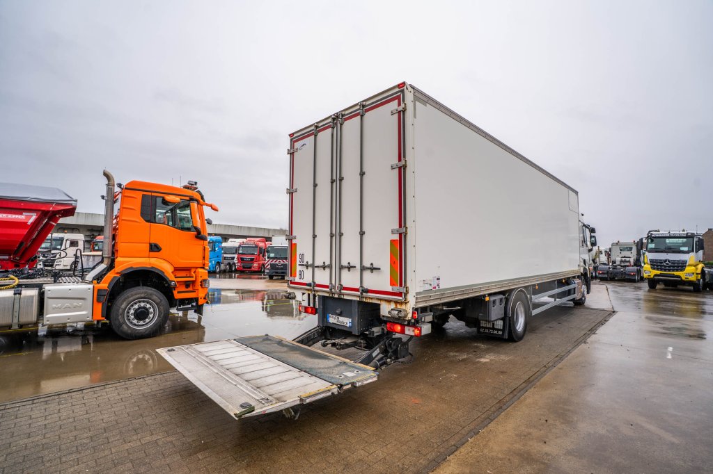 RENAULT T 380 DXI 2016 E63639 Renault T 380 DXI 2016 1 image 8