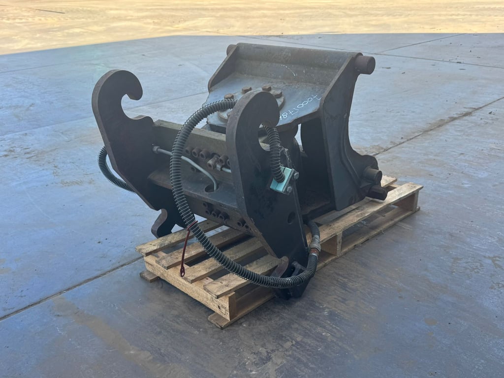 Tilting Quick Coupler CW30 70001786 Tilting Quick Coupler CW30 1 image 9
