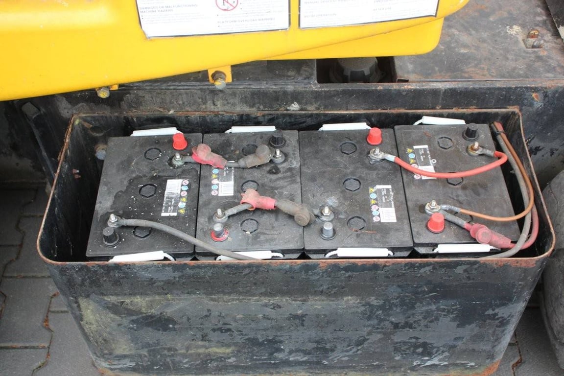 Niftylift HR 15 NDE Electric/Diesel Telescopic Boom Lift 2005 2005 Niftylift HR 15 NDE 2005 1 image 11