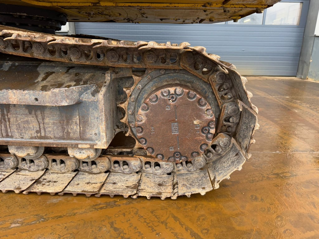 Komatsu HB215LC-1 HB 2012 00033062 HB215LC-1 HB 2012 1 image 12