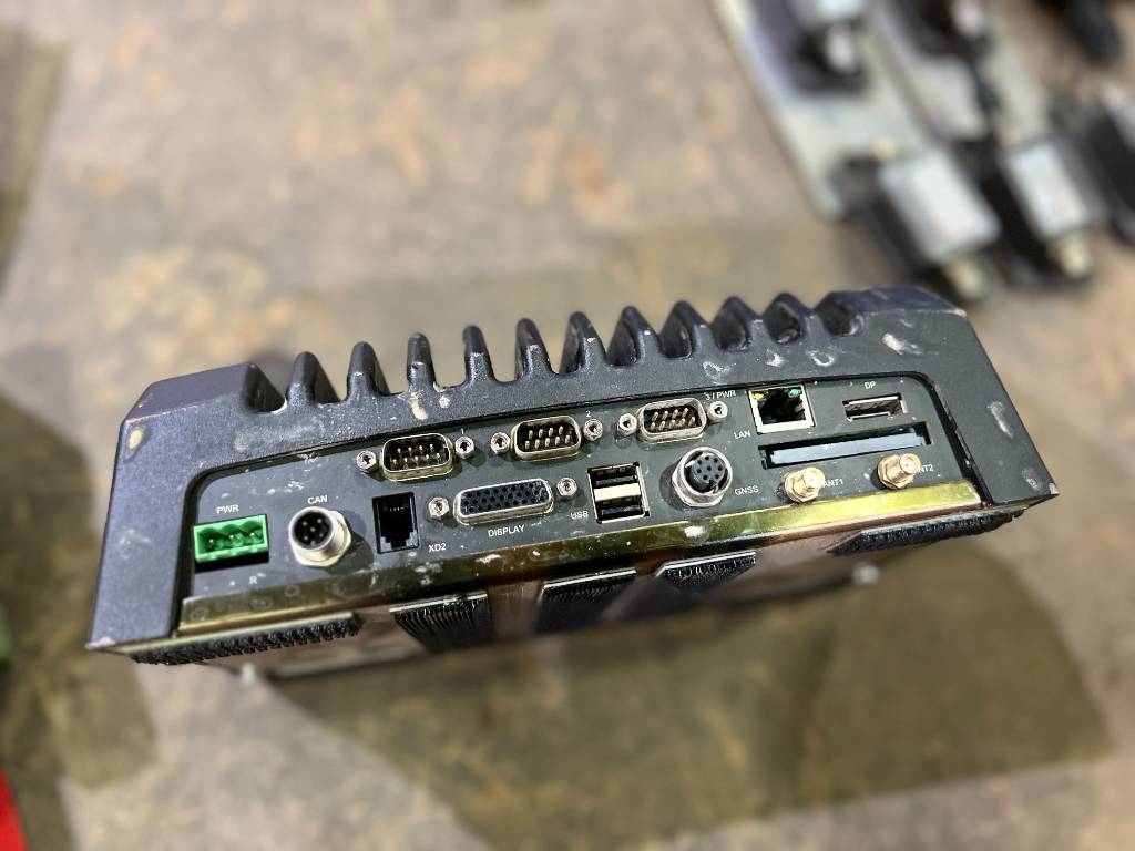 Leica Novatron MNS1250 GG GPS 907720 Leica Novatron MNS1250 GG GPS 1 image 12