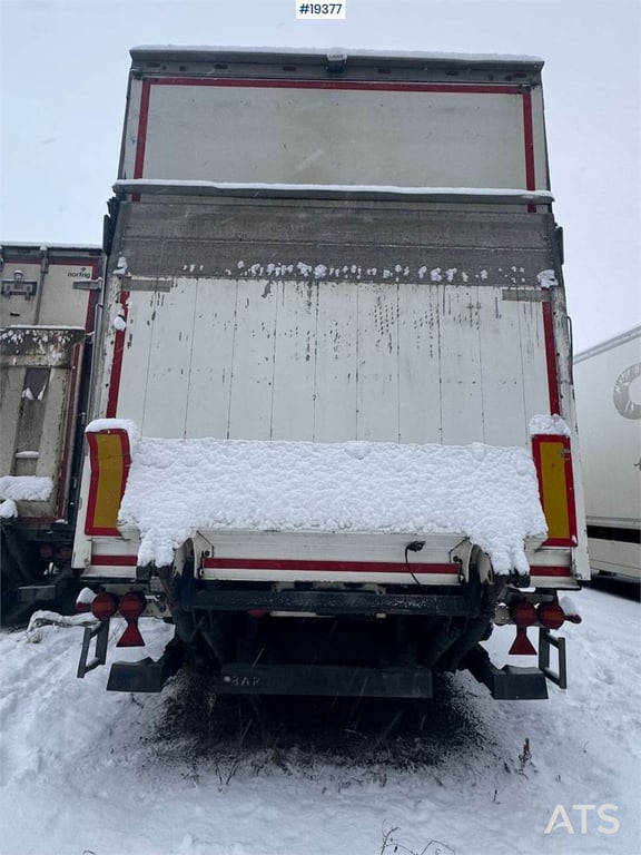 Schmitz Cargobull closed semi trailer w/ refrigerator/freezer unit 2016 19377 Schmitz Cargobull closed semi trailer w/ ref...