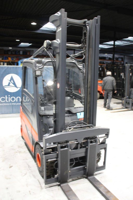 Forklift Linde E30L-01 Electric 3000kg 2014 2014 E30L-01 2014 1 Forklift image 6