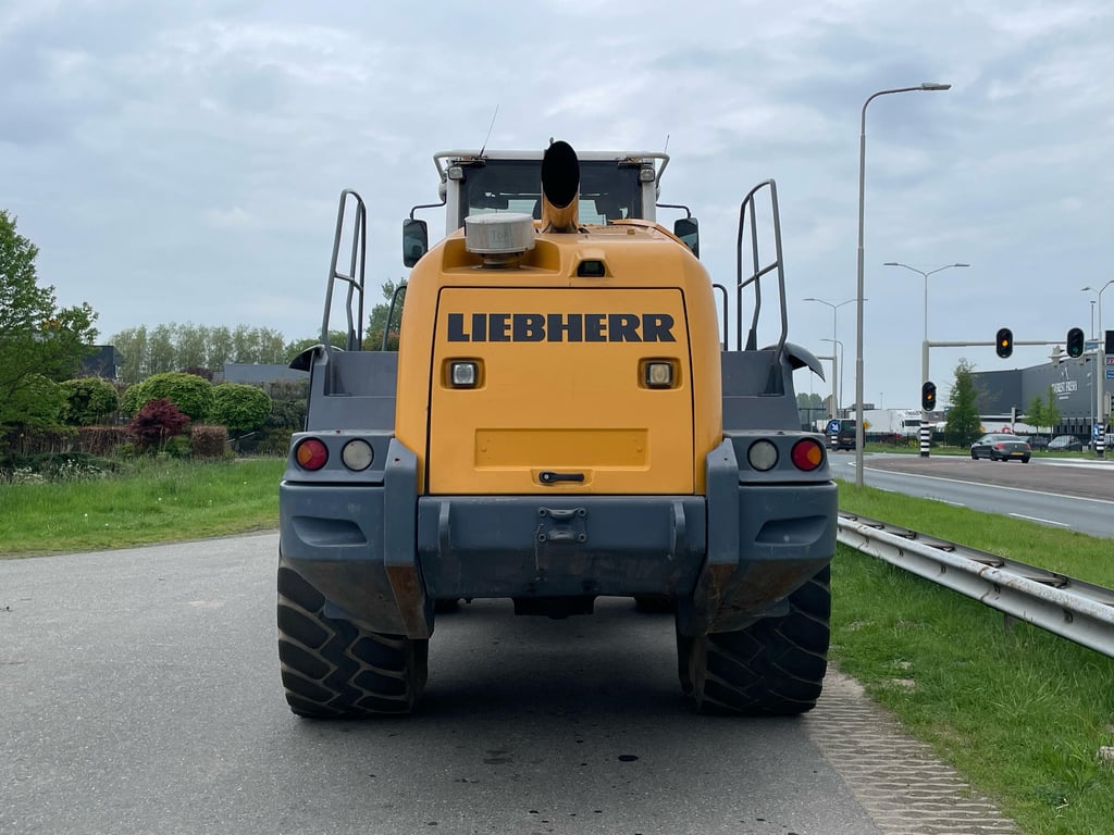 Liebherr L580 2015 70001770 L580 2015 1 image 4
