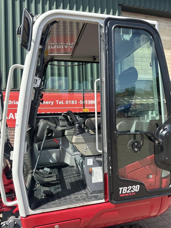 Takeuchi Kraan TB230 - Gebruikt 2020 12360 Kraan TB230 - Gebruikt 2020 1 image 14