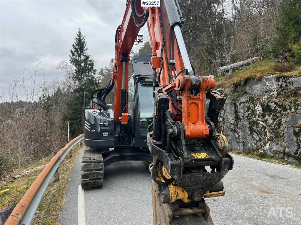 Hitachi zx85us-6 excavator w/ rototilt, sanding bucket, di 2022 20257 zx85us-6 excavator w/ rototilt, sanding bucket, di 2...