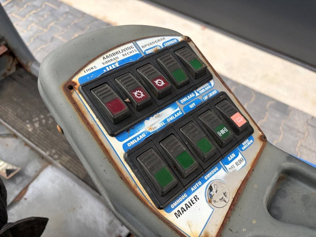 Vandy Diesel Riding Mower 2007 2007 Vandy 2007 1 image 14