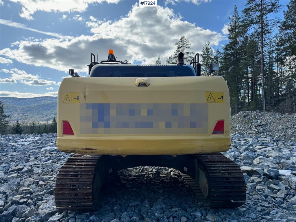 Komatsu PC240LC-10 crawler excavator w/ sanding bucket and 2014 17924 PC240LC-10 crawler excavator w/ sanding bucket and 2...