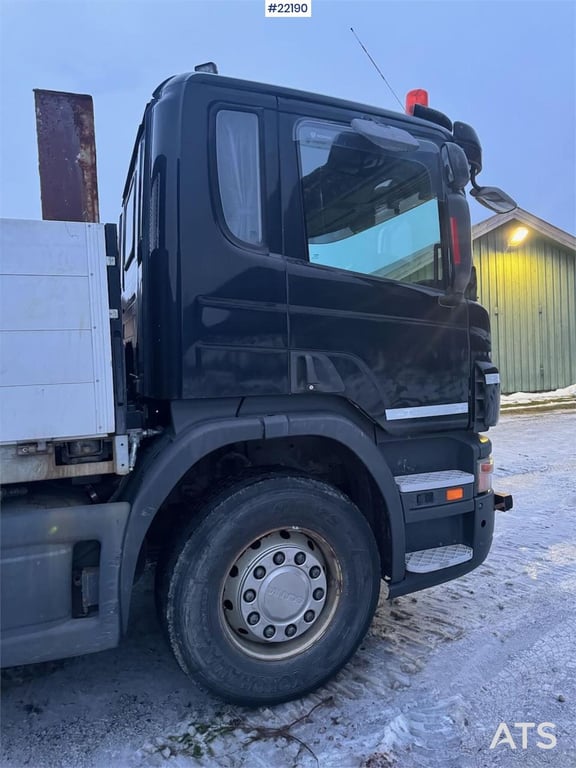Scania P340 flatbed truck with tail lift – only 155,000 k 2005 22190 P340 flatbed truck with tail lift – only 155,000 k 20...