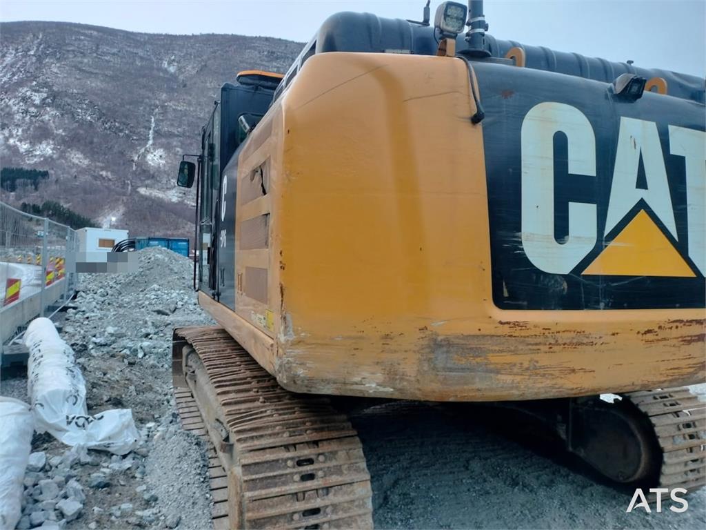 CAT 326FL 2017 22222 326FL 2017 1 Crawler Excavators image 10