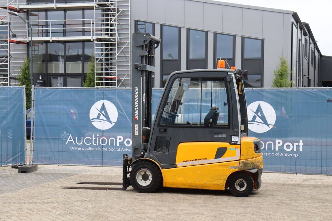 Forklift Jungheinrich EFG430 Electric 1960kg 5m EFG430 1 Forklift image 3