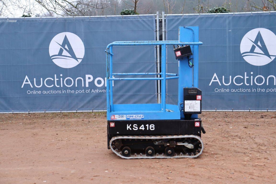 Mast lift Aichi RM04B Electric 5.8m 2005 2005 RM04B 2005 1 image 2