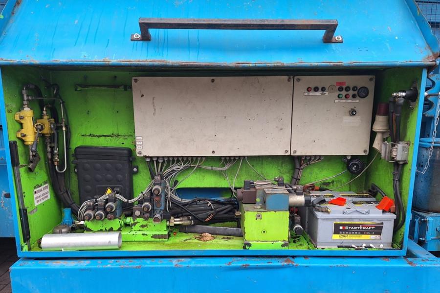 Holland Lift Megastar G300 Diesel, 4x4x4 Drive, 33.5m Working H 1998 HOLLAND LIFT - Megastar G300 - 90375 Holland lift Meg...