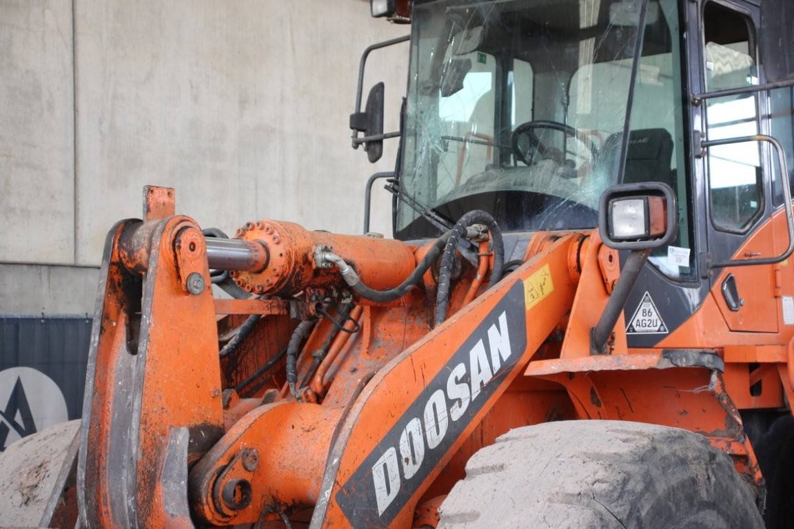 Wheel loader Doosan DL300 Series III Diesel 22kW 2014 2014 DL300 Series III 2014 1 image 10