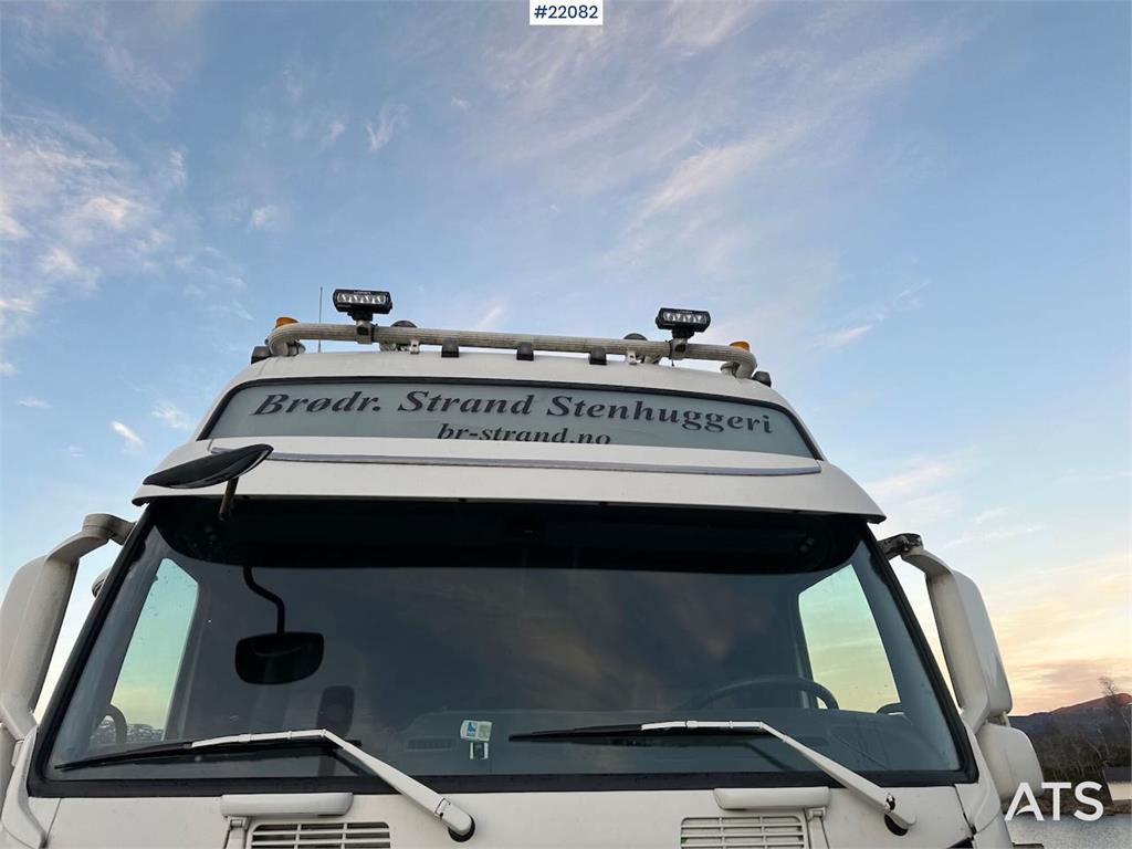 Volvo FH16 700 Tandem Box Truck with Lift and Onspot 2011 22082 FH16 700 Tandem Box Truck with Lift and Onspot 2011 1 image 9