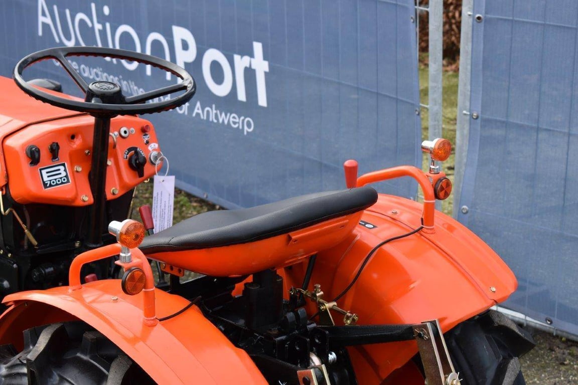 Mini tractor Kubota B7000 Diesel Refit B7000 1 image 10