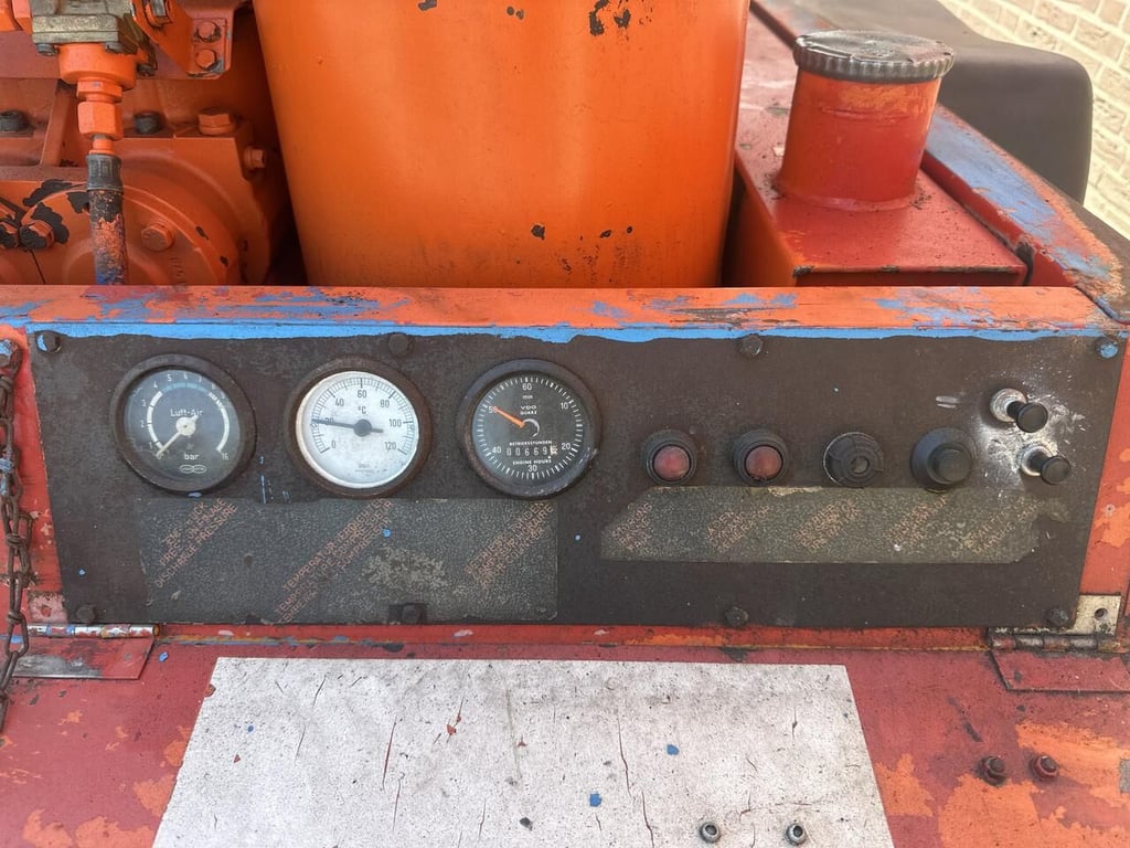 Heavy machinery product image - Image 6 of 8