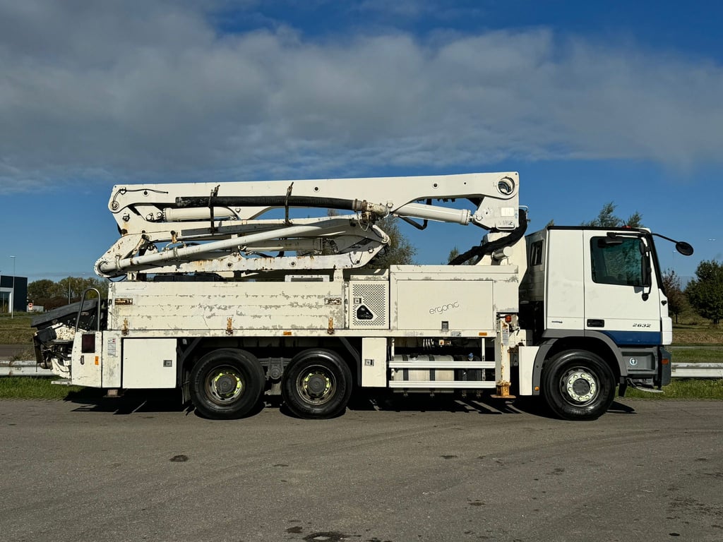 Heavy machinery product image - Image 5 of 15