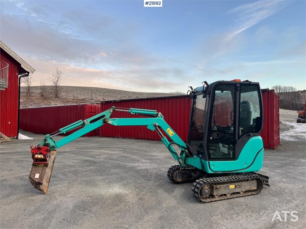 Kobelco SK18 Mini excavator w/ Powertilt, 3 buckets, rippe 2016 21992 SK18 Mini excavator w/ Powertilt, 3 buckets, rippe 2...