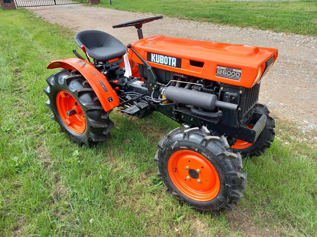 Mini tractor Kubota B6000 Diesel 12hp Refit New B6000 0 image 4
