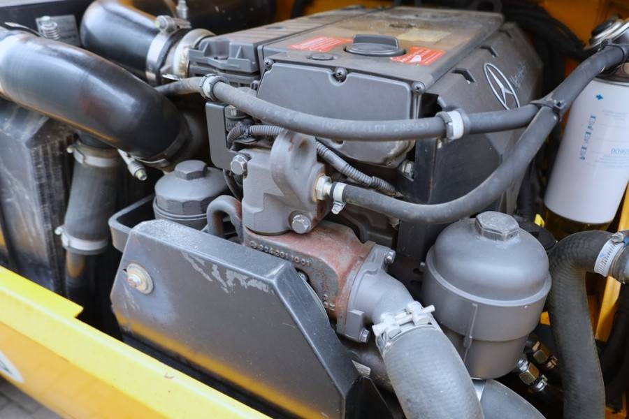 Manitou MRT2150 Privilege Diesel, 4x4 Drive And 4-Wheel St 2011 MANITOU - MRT2150 Privilege - 63010 MRT2150 Privilege Dies...