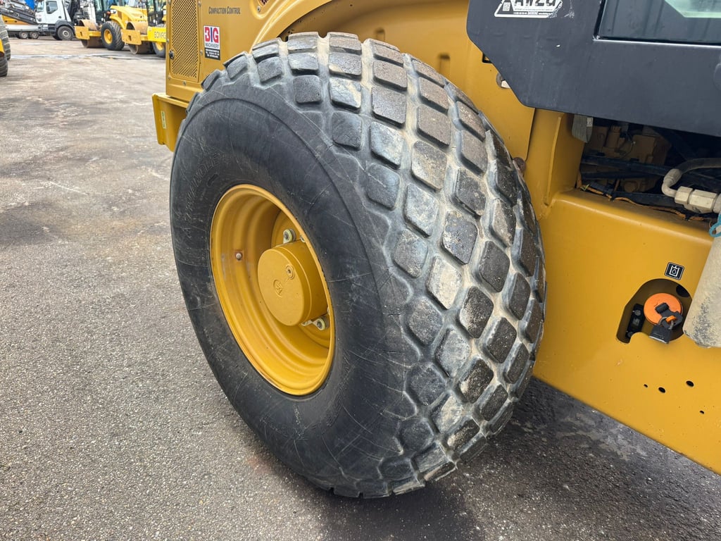 Caterpillar CS66B 2019 00033744 CS66B 2019 1 image 15