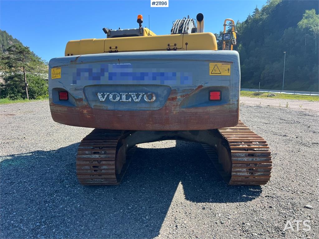 Volvo EC240 nlc Excavator w/ bucket WATCH VIDEO 2005 21196 EC240 nlc Excavator w/ bucket WATCH VIDEO 2005 1 Crawler Excava...