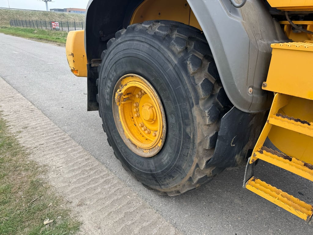 Volvo L110H 2014 00033300 L110H 2014 1 image 14