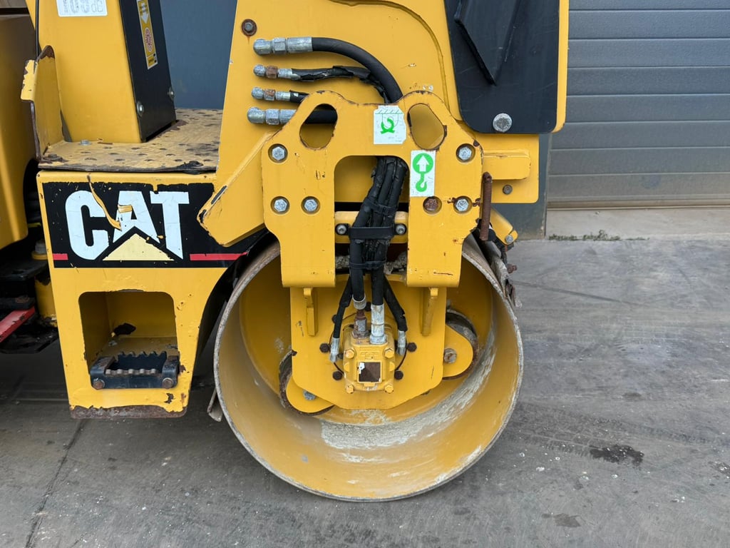 Caterpillar CB114 2005 00033651 CB114 2005 1 image 11