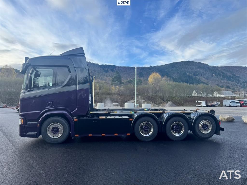Scania R580 Tridem Hooklift w/ Crane hydraulics. Freshly 2018 21741 R580 Tridem Hooklift w/ Crane hydraulics. Freshly 2018...