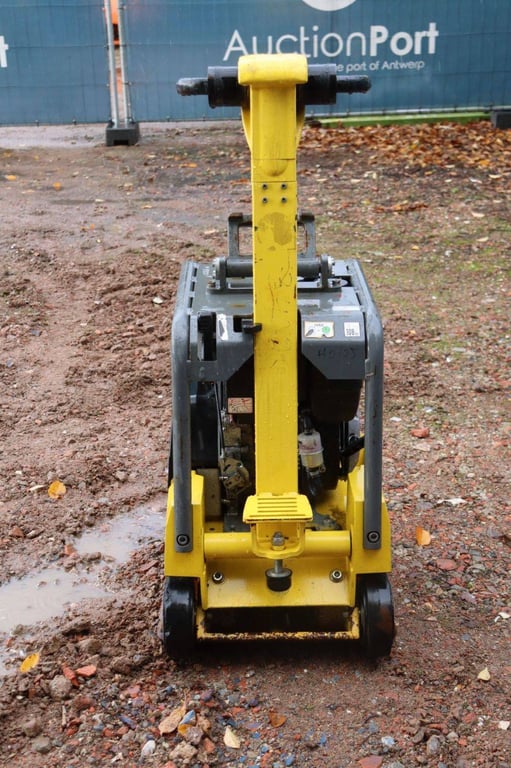 Vibrating plate Wacker Neuson DPU3050 Diesel 4.2kW 2016 2016 Neuson DPU3050 2016 1 image 4