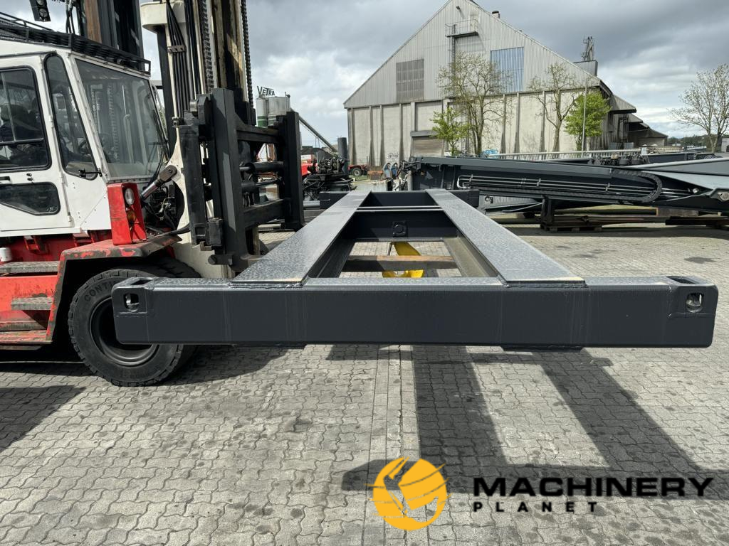 *Sonstige Traverse with Kranhaken 2025 DIV1356 *Sonstige Traverse with Kranhaken 2025 1 image 4