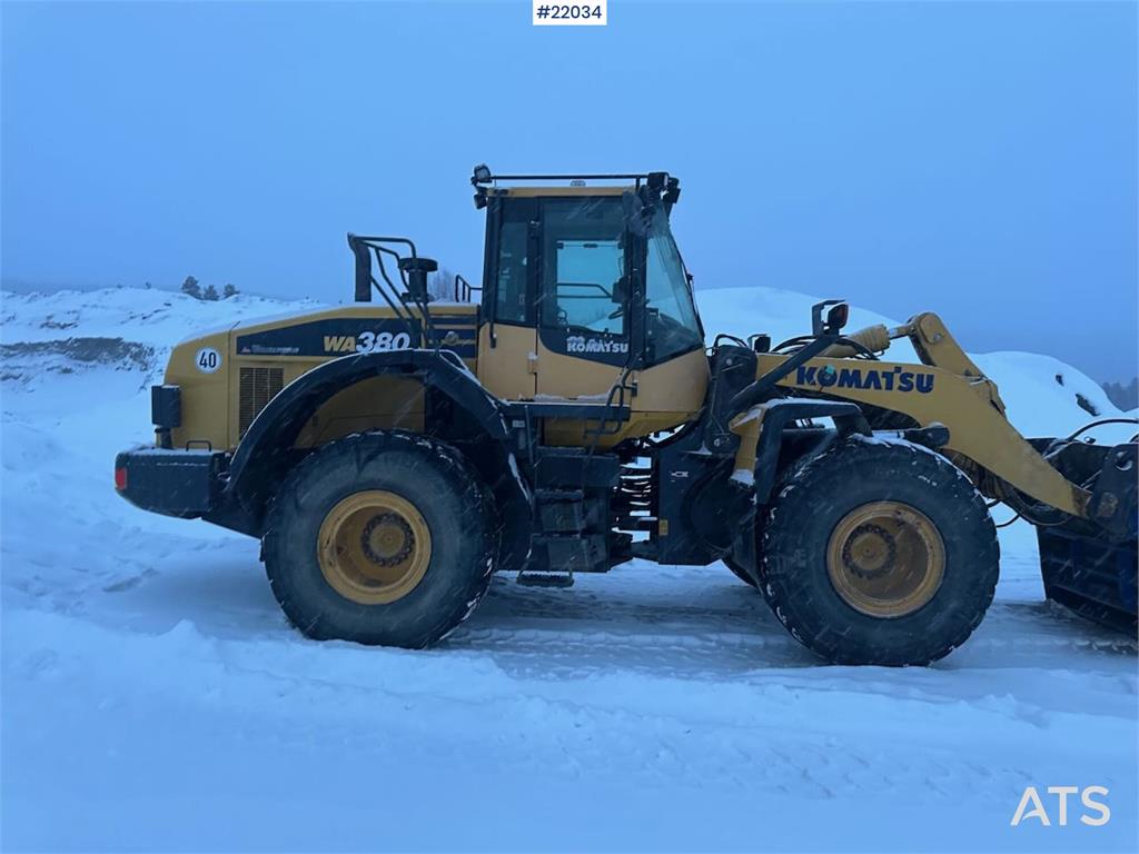 Komatsu WA380-7 wheel loader w/ bucket, scale, summer and 2016 22034 WA380-7 wheel loader w/ bucket, scale, summer and 201...