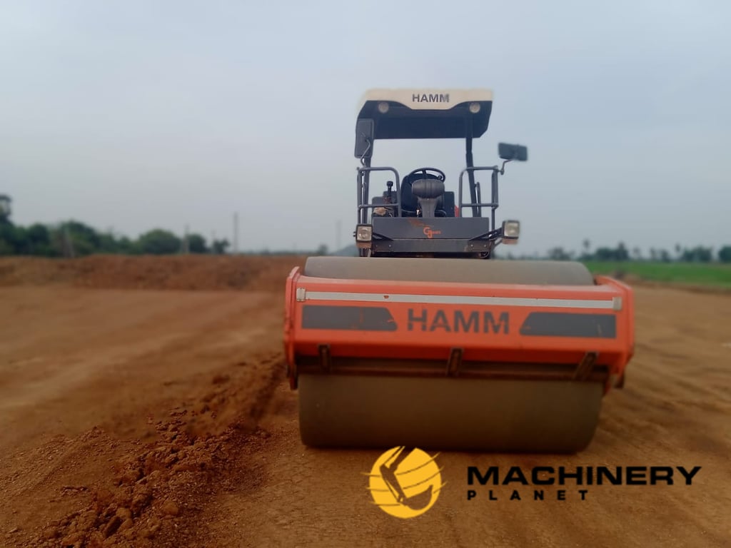 Heavy machinery product image - Image 2 of 3