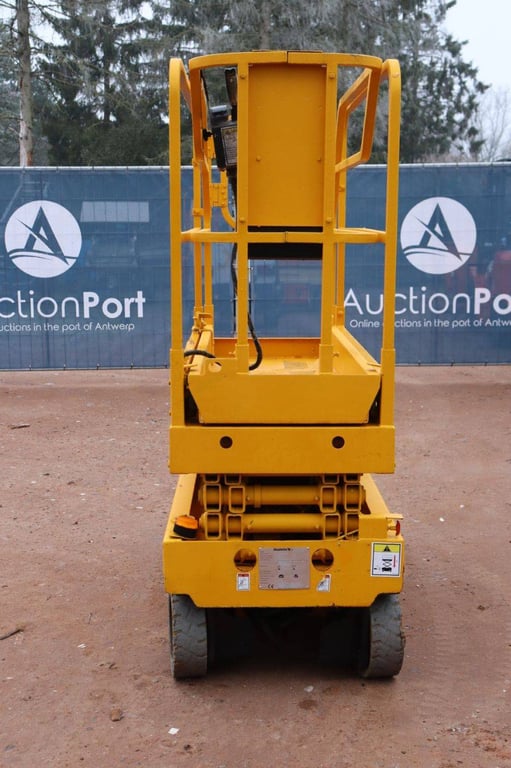 Scissor lift Haulotte OPTILUM 8 Electric 8m 2014 2014 OPTILUM 8 2014 1 Scissor Lifts image 5