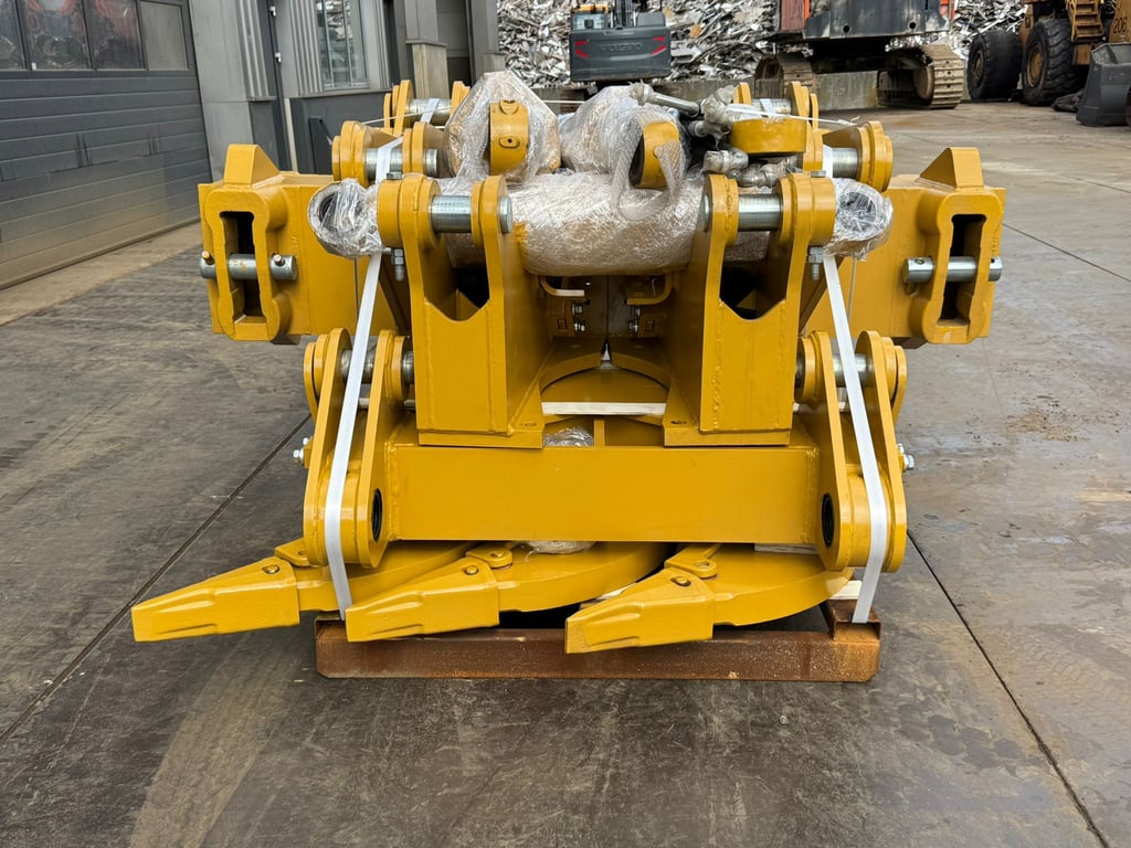Caterpillar D8T D8R D8N Multishank Ripper (forged shanks) 2026 00033774 D8T D8R D8N Multishank Ripper (forged shanks) 2026...