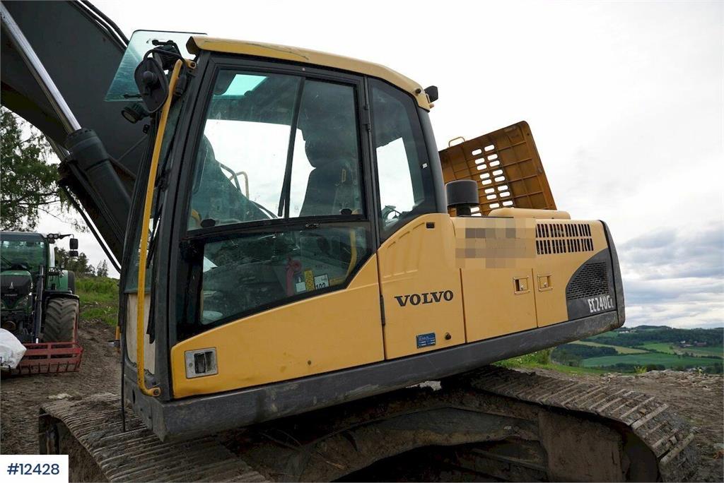Volvo EC240CL Crawler Excavator with 2 Buckets 2008 12428 EC240CL Crawler Excavator with 2 Buckets 2008 1 Crawler Excavato...