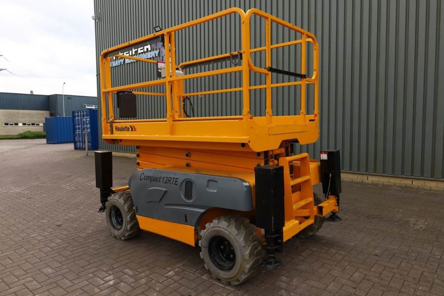 Haulotte Compact 12RTE Electric, 12m Working Height, 450kg 2011 HAULOTTE - Compact 12RTE - 63601 Compact 12RTE Electric, 1...