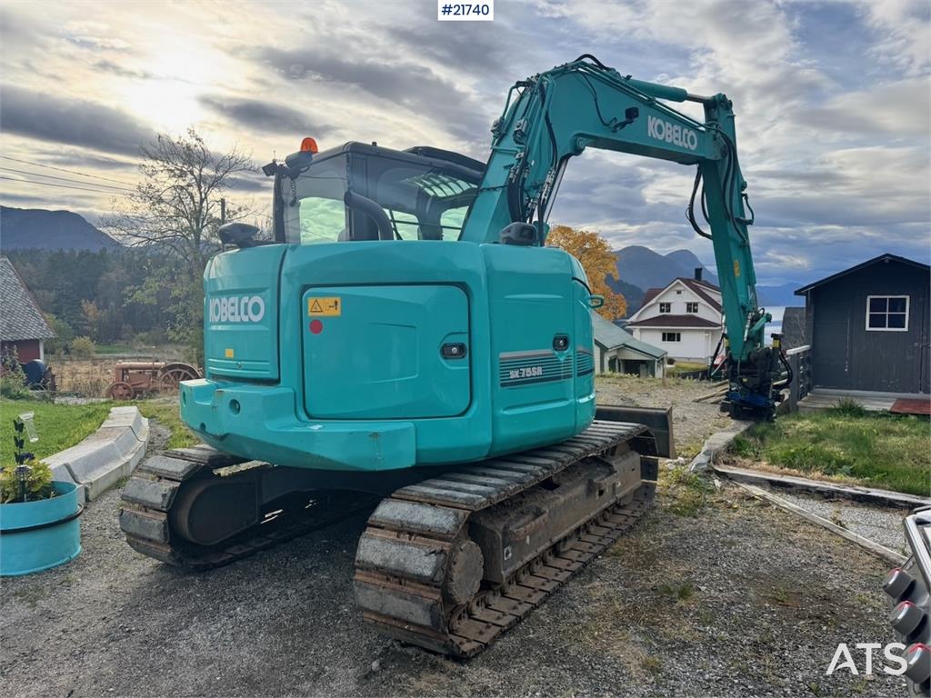 Kobelco SK75SR-3E w/ Rototilt, 2 buckets and grapple. 1850 2018 21740 SK75SR-3E w/ Rototilt, 2 buckets and grapple. 1850 2...