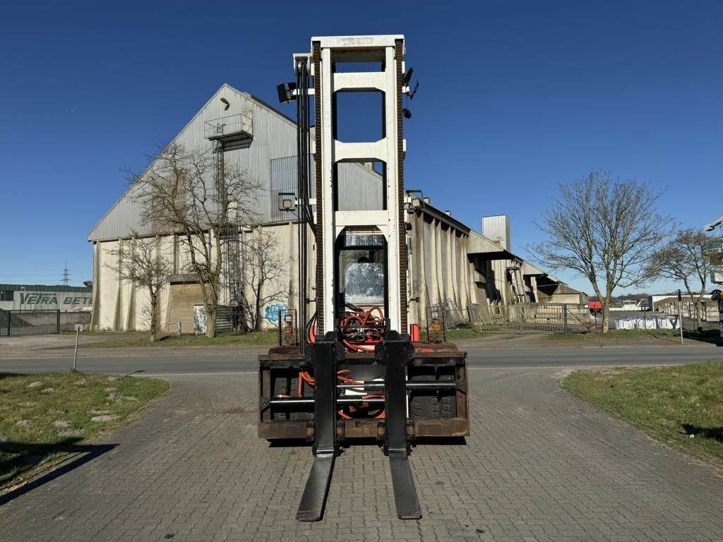 Svetruck 13.6-120-32 2016 D3923 Svetruck 13.6-120-32 2016 1 Forklift image 3