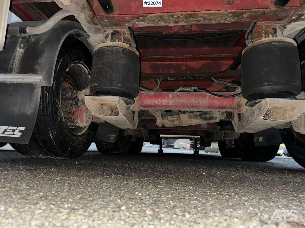 Limetec semi-trailer with full side opening. 2008 22074 Limetec semi-trailer with full side opening. 2008 1 Box semi-trail...