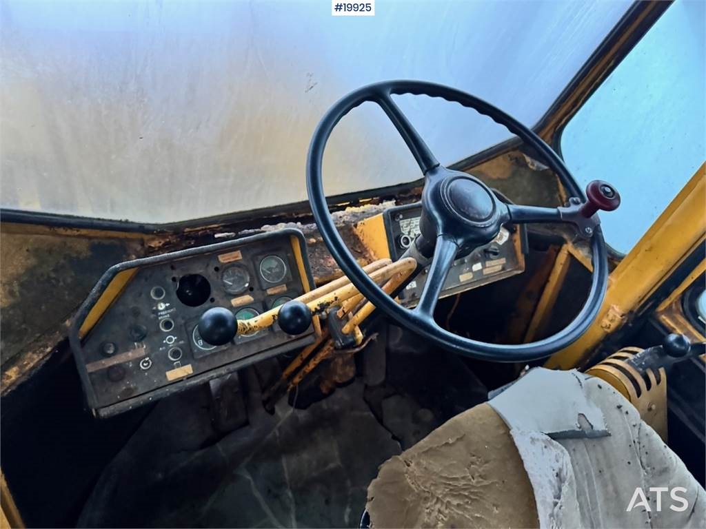Clark 75B Wheel Loader w/ Bucket. 1979 19925 75B Wheel Loader w/ Bucket. 1979 1 Wheel Loaders image 13