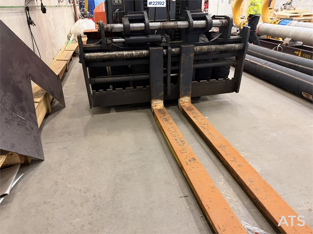 Maximal FD100T-MWL3 10-ton fork lift truck as a repair obj 2010 22192 Maximal FD100T-MWL3 10-ton fork lift truck as a repa...
