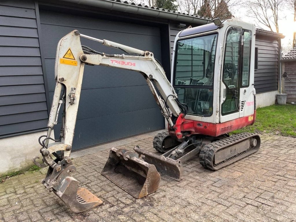 Mini excavator Takeuchi TB016 Diesel 9kW 2001 2001 TB016 2001 1 image 2