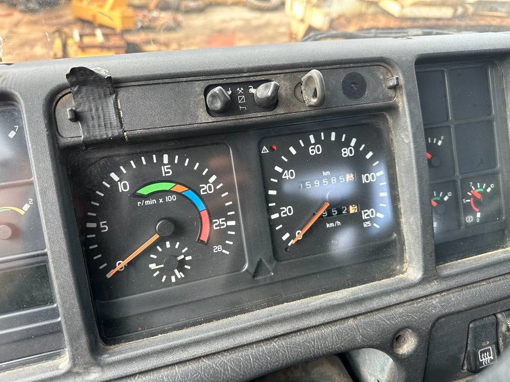 Volvo terberg fm1350 waterdrill 500m mudpump 2000 5232 terberg fm1350 waterdrill 500m mudpump 2000 1 image 14