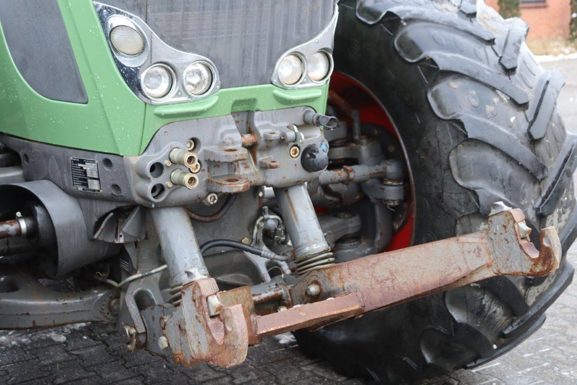 Tractor Fendt 930 Vario Diesel 2010 2010 Fendt 930 Vario 2010 1 image 13