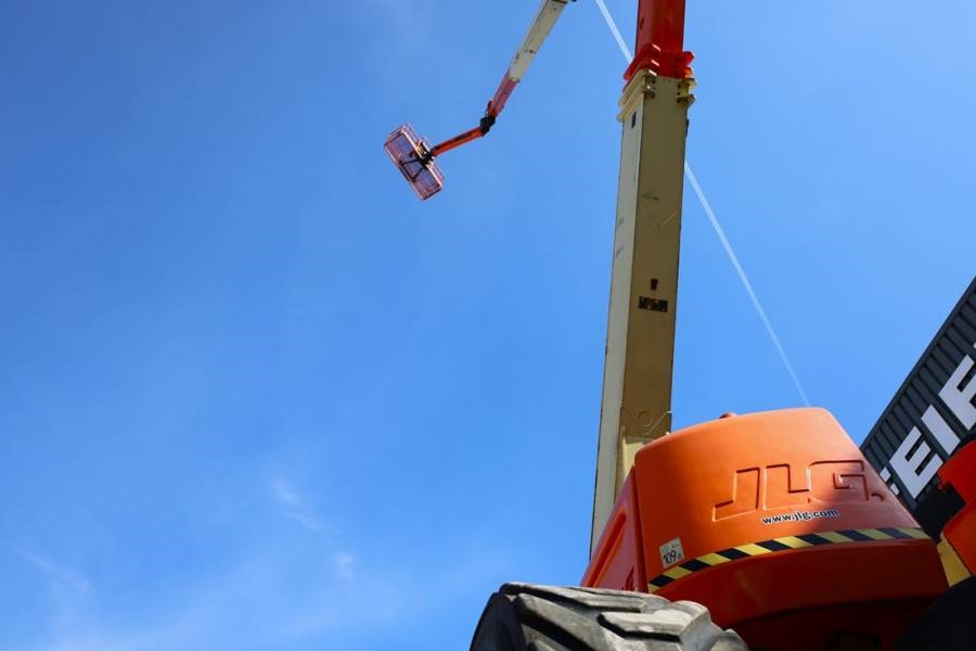 JLG 1250AJP Diesel, 4x4x4 Drive, 40.1m Working Height, 2014 JLG - 1250AJP - 50005 1250AJP Diesel, 4x4x4 Drive, 40.1m Worki...