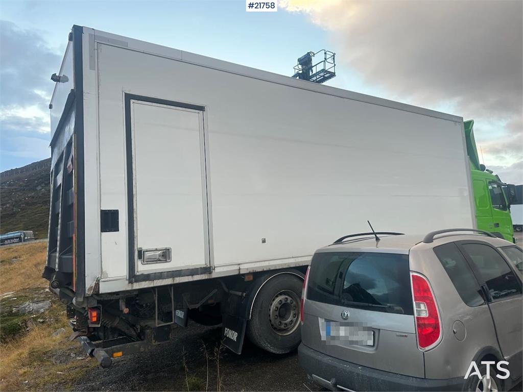 Volvo FM450 box truck 6x2 w/ full side opening, 2 zone u 2016 21758 FM450 box truck 6x2 w/ full side opening, 2 zone u 201...