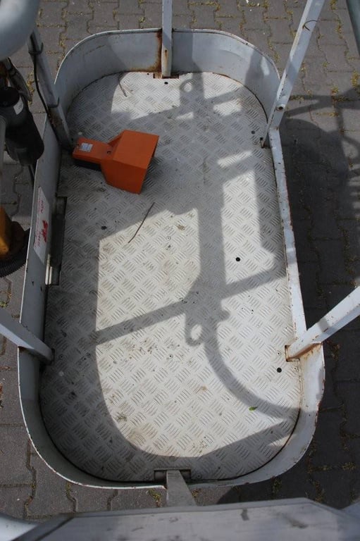 Nifty HR 15 NDE Electric/Diesel Telescopic Boom Lift 2005 2005 Nifty HR 15 NDE 2005 1 image 14